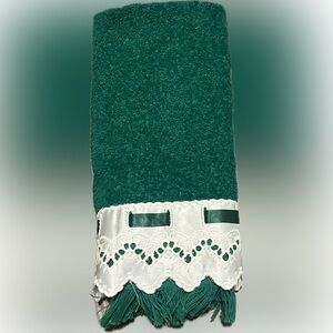 🍄NWT Vintage Canon Finger Tip Towel Towel Cotton Lace Ribbon Holiday Christmas